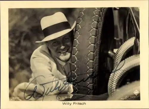 Ak Schauspieler Willy Fritsch, Portrait, Mercedes Benz 710 SS, Ross Verlag 6182/1, Autogramm