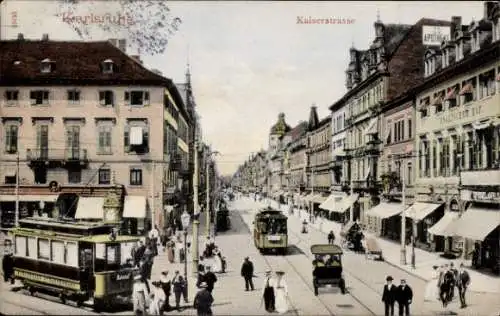 Ak Karlsruhe in Baden, Kaiserstraße, Straßenbahnen, Autos, Uhr