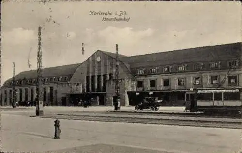 Ak Karlsruhe in Baden, Hauptbahnhof, Straßenseite, Straßenbahn