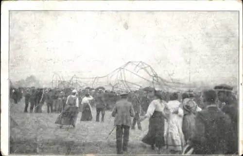 Ak Zeppelin'sches Luftschiff kurz nach der Explosion