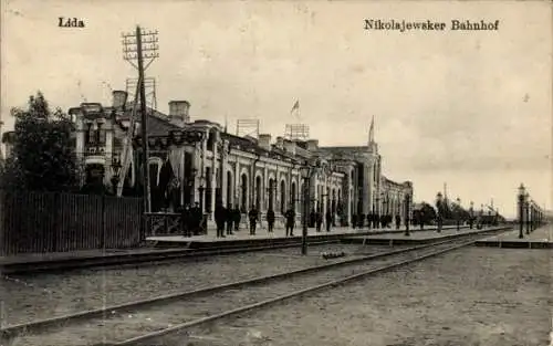 Ak Lida Weißrussland, Nikolajewsker Bahnhof, Gleisseite