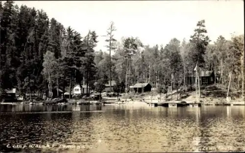 Ak Kanada, Wald, Wasserpartie, Ferienhäuser