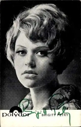 Autogrammkarte Sängerin Brigitt Petry, Portrait, Autogramm