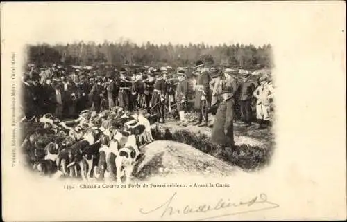 Ak Jagd im Wald von Dreux, Jagdgesellschaft, Hundemeute