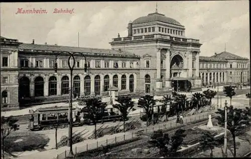 Ak Mannheim in Baden, Bahnhof, Straßenbahnen