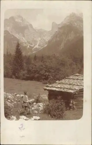 Foto Ak Saalfelden am Steinernen Meer in Salzburg, Bauer auf der Alm