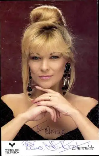 Ak Schauspielerin Claire King, Emmerdale, Yorkshire Television, Portrait, Autogramm