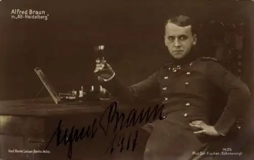 Ak Schauspieler Alfred Braun, Portrait, Autogramm, im Film Alt Heidelberg, Uniform