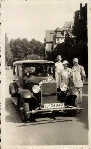 Foto Ak Hannover, Adler Standard 6, Familienfoto