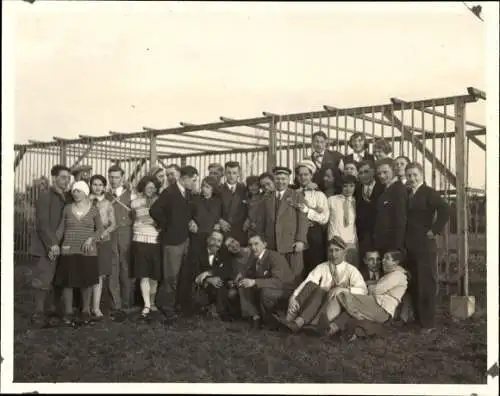 Studentika Foto Gruppenaufnahme von Studenten und Frauen, Turonia