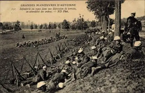 Ak Great Autumn Manövers, Infanterie ruht in einer Geländesenke