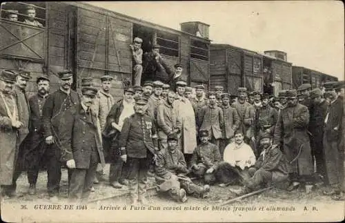 Ak-Krieg von 1914, Ankunft eines gemischten Konvois französischer und deutscher Verwundeter in Paris