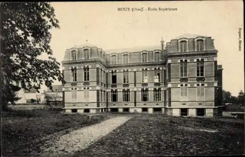 Ak Mouy Oise, vue générale de l'Ecole Supérieure et jardin