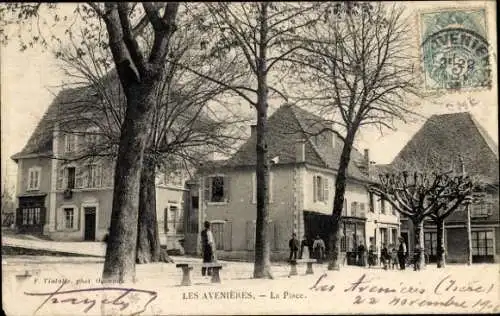 Ak Avesnières Avénières Laval Mayenne, Partie am Platz