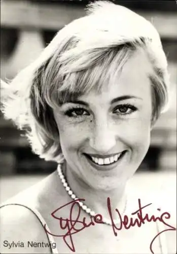 Ak Schauspielerin Sylvia Nentwig, Portrait, Autogramm