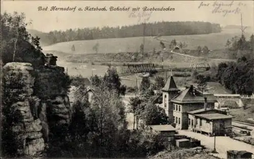 Ak Jerzmanice Zdrój Bad Hermsdorf an der Katzbach Niederschlesien, Bahnhof, Rabendock