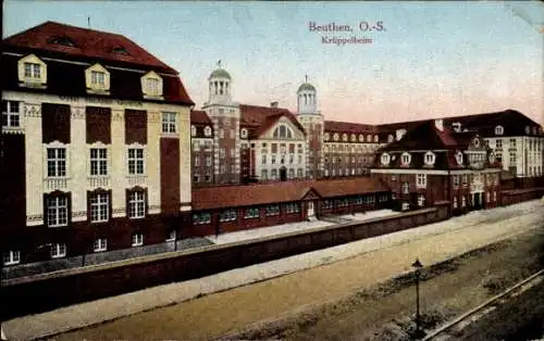 Ak Bytom Beuthen Oberschlesien, Krüppelheim, Straßenseite