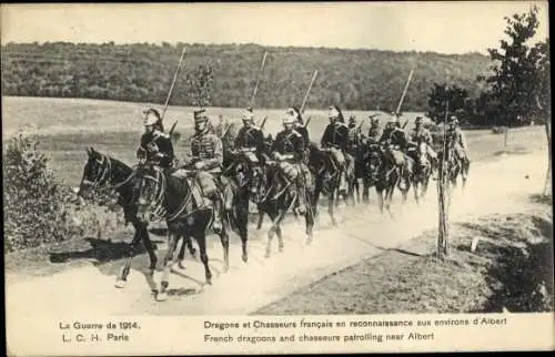 Ak Der Krieg von 1914, französische Dragoner und Jäger bei der Aufklärung