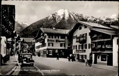 Ak Tegernsee in Oberbayern, Teilansicht vom Ort mit Wallberg im Hintergrund