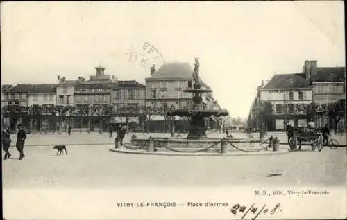 Ak Vitry le François Marne, Place d’Armes