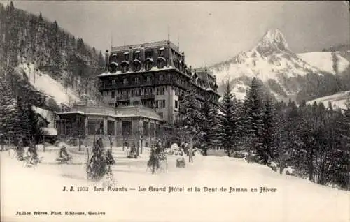 Ak Les Avants Kanton Waadt, Le Grand Hotel und Dent de Jaman im Winter