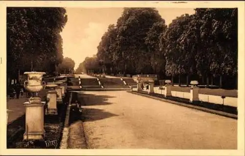 9 alte Ansichtskarten Saint Cloud Hauts de Seine, diverse Ansichten