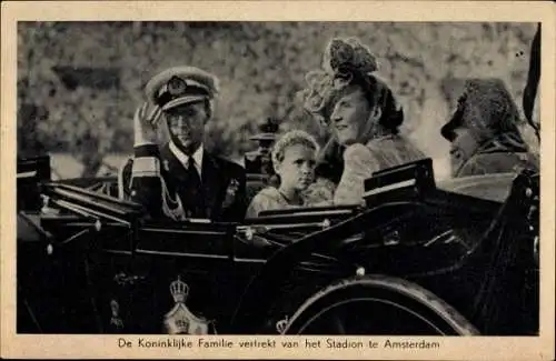 Ak Juliana der Niederlande, Prinz Bernhard der Niederlande, Stadion te Amsterdam