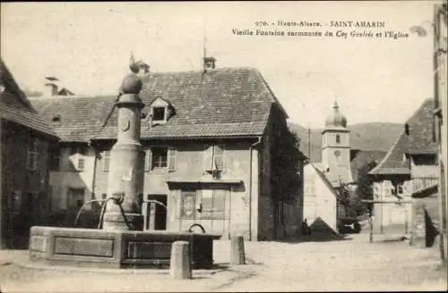 Ak Saint Amarin Sankt Amarin Elsass Haut Rhin, Vieille Fontaine Fontaine surmontée du Coq Gaulois