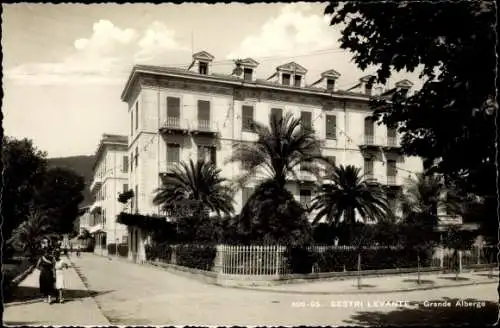 Ak Sestri Levante Liguria, Grande Albergo, Straßenansicht