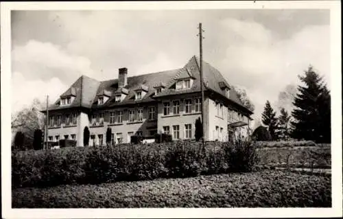 Ak Ingwiller Ingweiler Elsass Bas Rhin, Asile, Heimgebäude und Garten