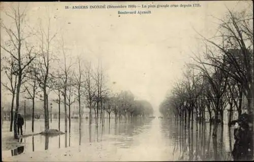 Ak Angers Maine et Loire, Inondation 1910, Boulevard Ayrault bei Hochwasser