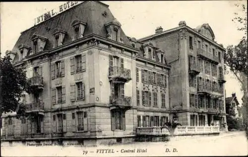 Ak Vittel Lothringen Vosges, Central Hotel, Außenansicht von der Straße