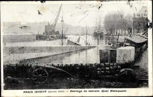 Ak Paris, Inondations 1910, Barrage de secours, Quai Malaquais, Hochwasser und Absperrungen