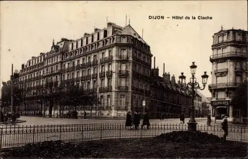 Ak Dijon Côte d’Or, Hotel de la Cloche, Geschäftshaus Fourrures, Straßenansicht