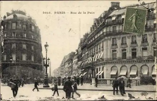 Ak Paris, Rue de la Paix, Straßenpartie, Wohngebäude, Passanten