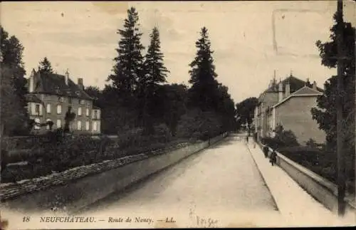 Ak Neufchâteau Lothringen Vosges, Route de Nancy, Straßenpartie, Wohnhäuser