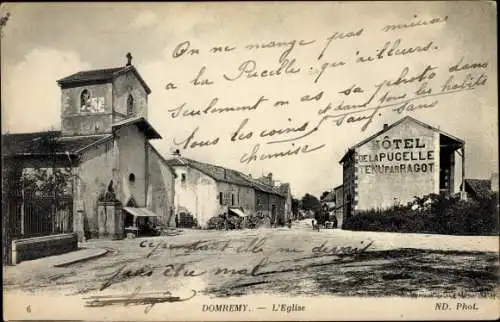 Ak Domrémy la Pucelle Vosges, L'Eglise, Hotel de la Pucelle, Kirche, Straßenpartie
