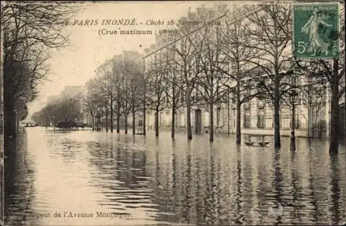 Ak Paris, Inondations 1910, Avenue Montaigne bei Hochwasser, Wohnhäuser, Kutsche