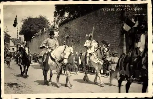 Foto Ak Compiègne Oise, Fetes de Jeanne d'Arc 1930, Festumzug, historische Kostüme