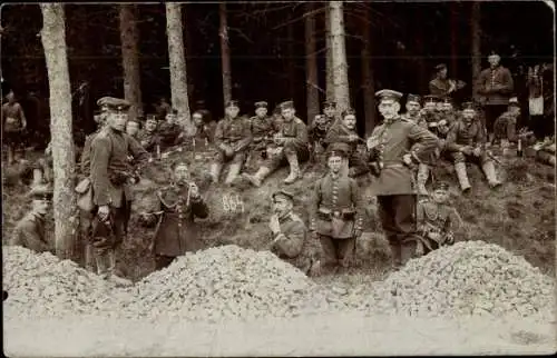 Foto Ak Gruppenfoto, Deutsche Soldaten in Uniformen, No. 864