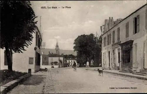 Ak Le Gua Charente Maritime, La Place, Boucherie, Straße und Kirchturm