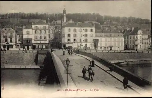 Ak Château Thierry Aisne, Le Pont, Brücke, Cafe du Commerce, Grand Bureau de Placement Central