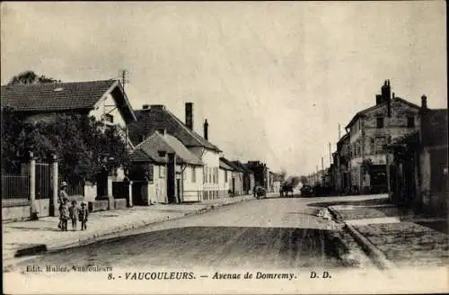 Ak Vaucouleurs Lothringen Meuse, Avenue de Domremy