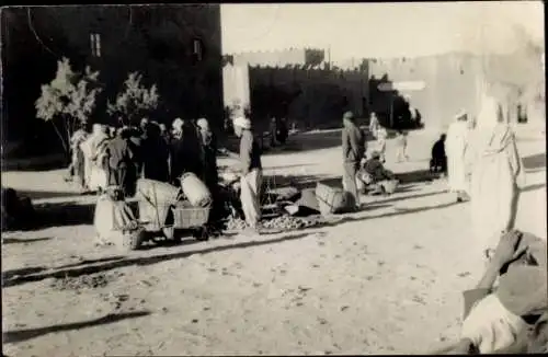 Foto Ak Ksar Es Souk Errachidia Marokko, Straßenansicht, Anwohner