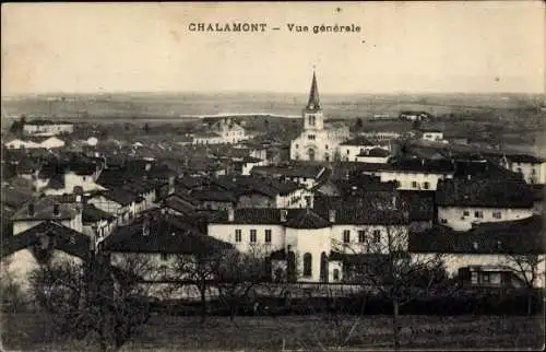 Ak Chalamont Ain, Vue generale, Blick über die Dächer der Stadt, Kirche