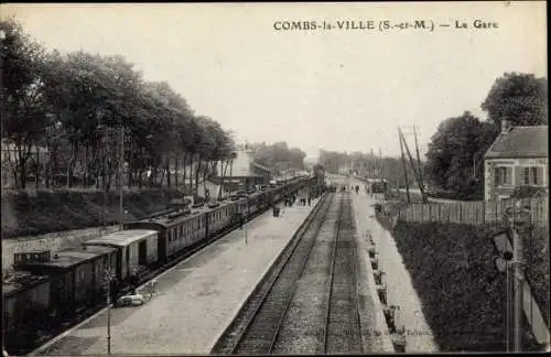 Ak Combs la Ville Seine et Marne, La Gare