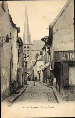 Ak Nemours Seine et Marne, Rue du Prieuré, clocher