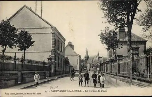 Ak Saint André de l'Eure Eure, Le Bureau de Poste, vue extérieure, rue, enfants