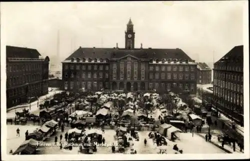 Ak Herne im Ruhrgebiet, Rathaus, Marktplatz im Winter