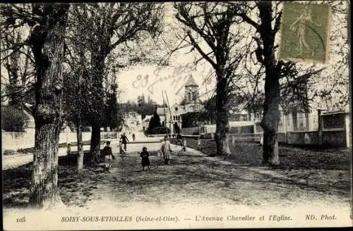 Ak Soisy sous Etiolles Essonne, L'Avenue Chevalier et L'Eglise